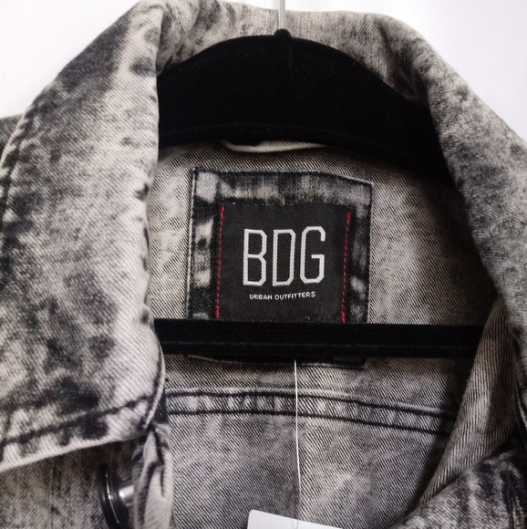 New w/Tags BDG Denim Trucker Jacket From Urban Outfitters - Picture 6 of 13